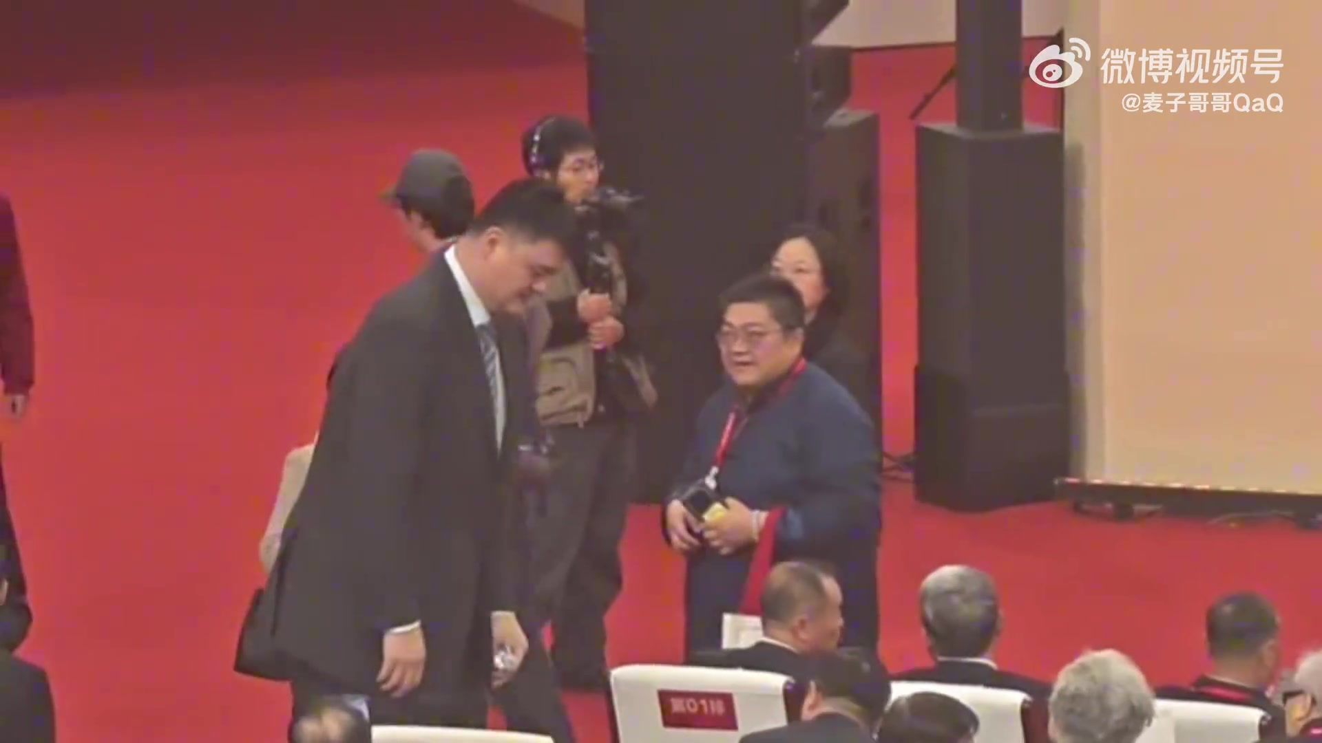 好久不见！上海交大迎建校130周年 姚明受邀回母校参加活动